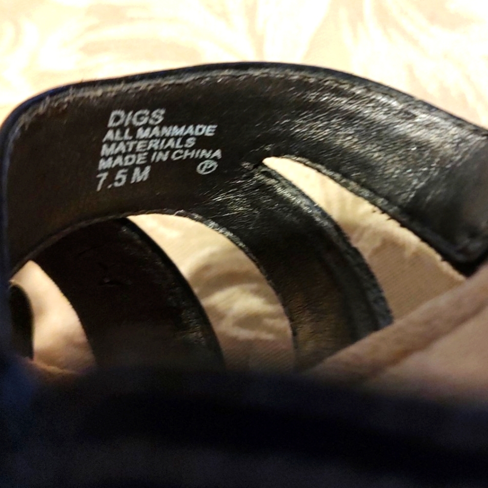 🖤(Reduced) Adorable Vtg Deadstock Black & Tan Strappy Slide Buckle Heels - 7.5M - Picture 15 of 16